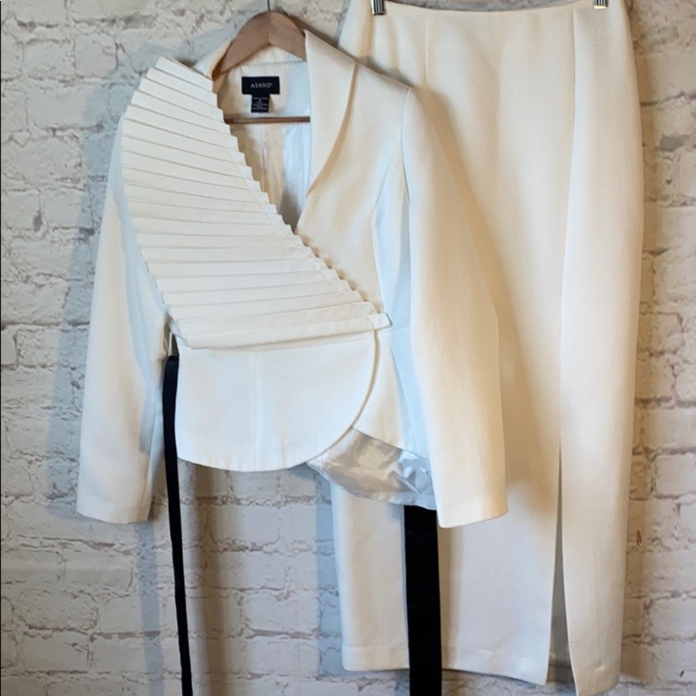 ASHRO WHITE MATCHING CHURCH SKIRT SUIT